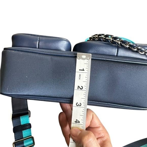Michael Kors Elliot MD Utility Camera Navy Color Medium - Picture 7 of 8